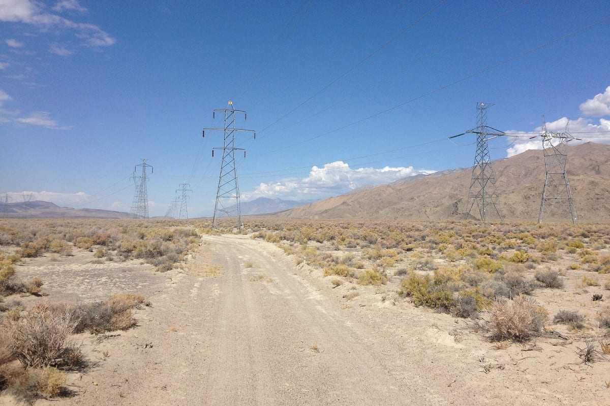 Electrical transmission lines in Southern California